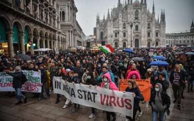 Green pass: spintonato giornalista a Milano, due in questura