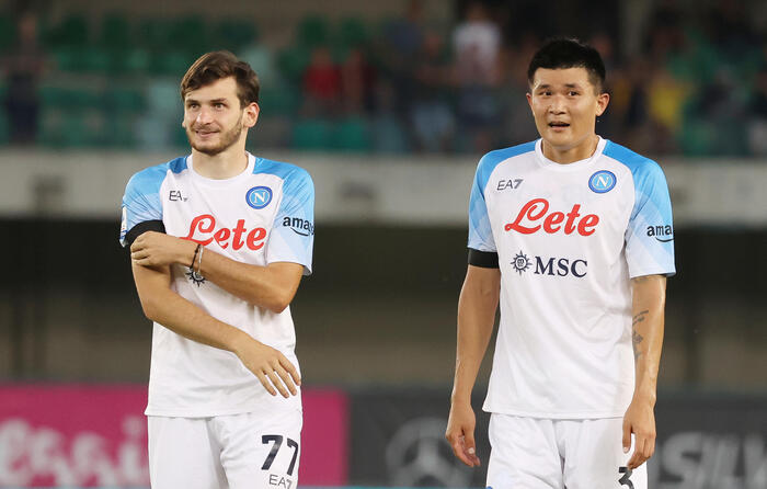 Kvaratskhelia show trascina il Napoli, 4-0 al Monza